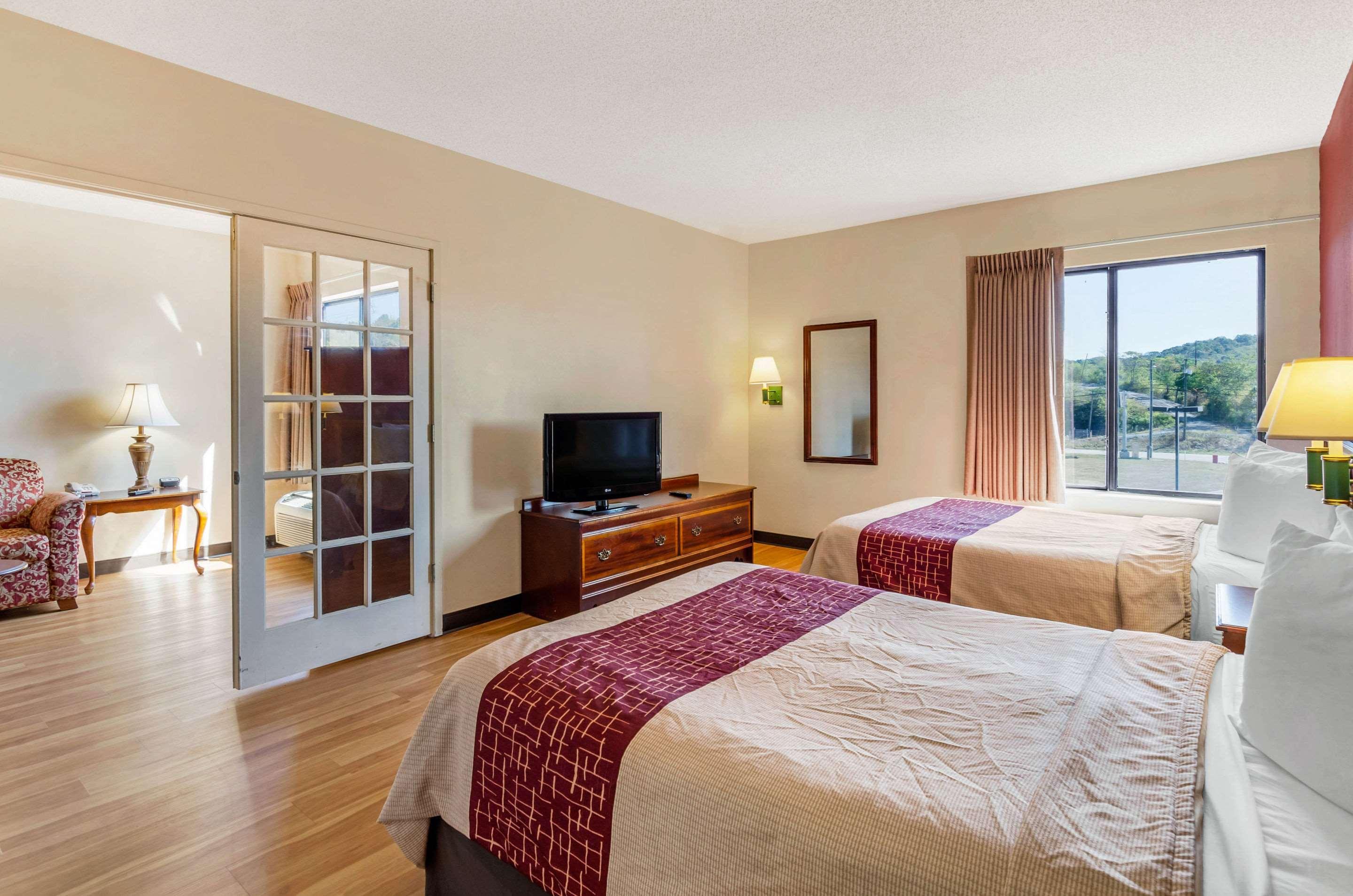 Comfort Inn & Suites Troutville - Roanoke North - Daleville Exterior photo